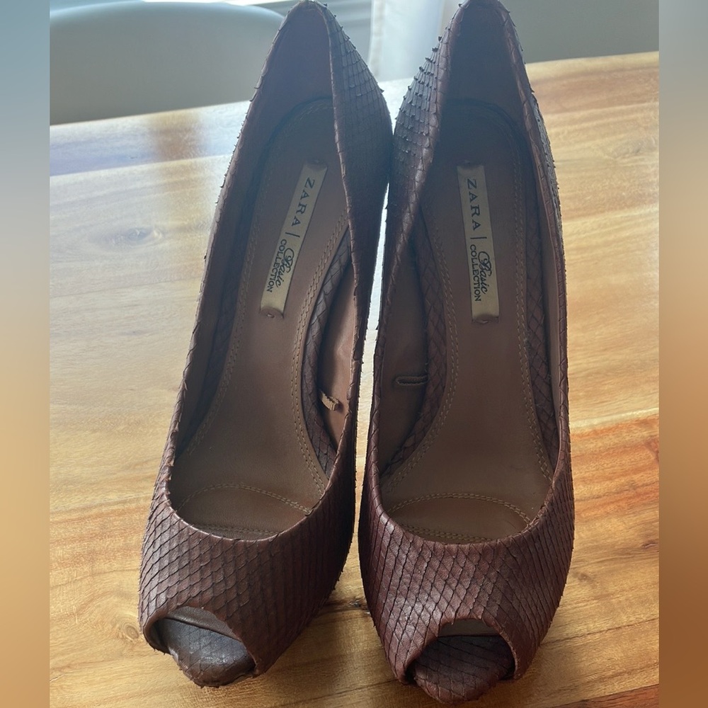 Zara Brown Textured snakeskin peep toe Heels